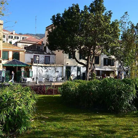 Residencial Mariazinha By Petit 2* Φουνκάλ