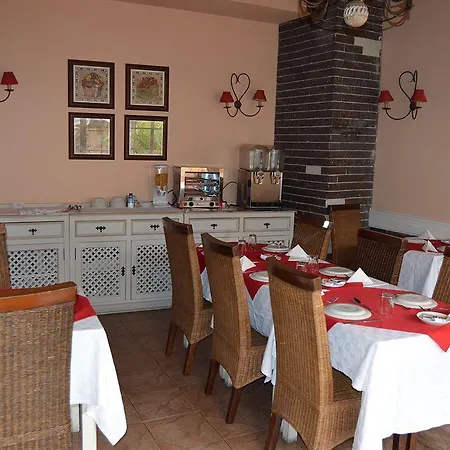 Residencial Mariazinha By Petit 2*