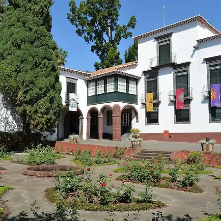 Πανσιόν Residencial Mariazinha By Petit Φουνκάλ